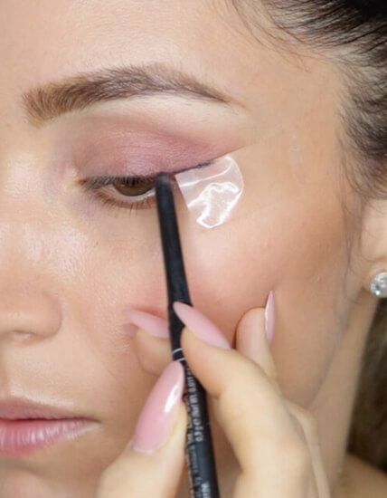 Delineador retráctil ésika