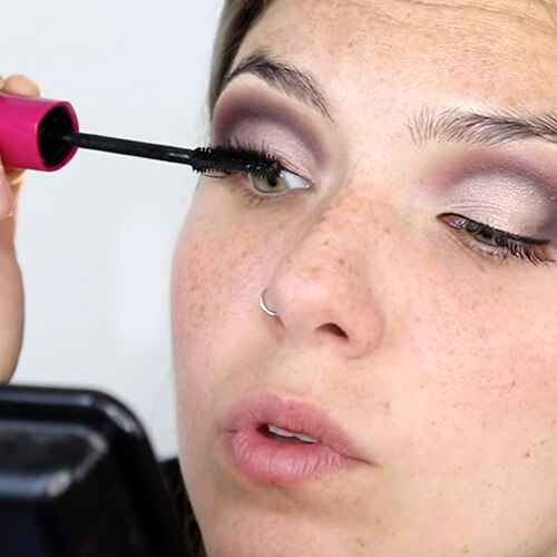 Maquillaje de Halloween en 7 paso 5 ésika