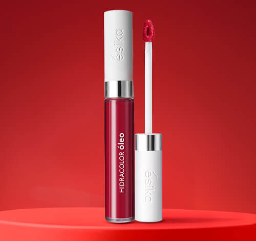 Labial líquido de larga duración color rojo