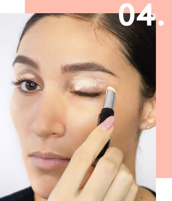 Ésika maquillaje para vestido negro con Maria Jose Sobarzo - Paso 4