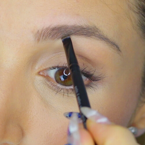 Cejas Pobladas Ésika