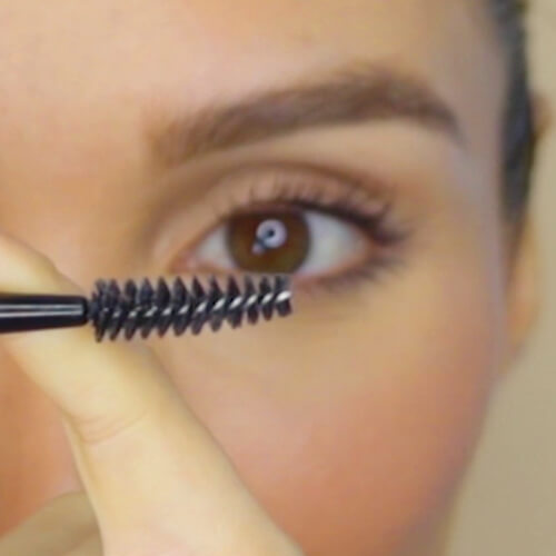 Cejas Pobladas Ésika