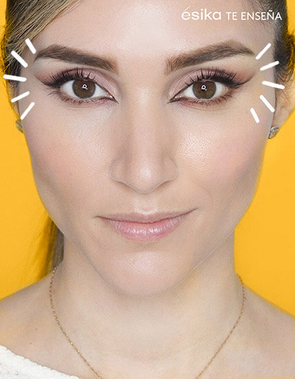 Foxy Eyes - Jose Sobarzo - ésika